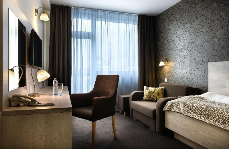 Hotel Magnolia Пьештяни Экстерьер фото