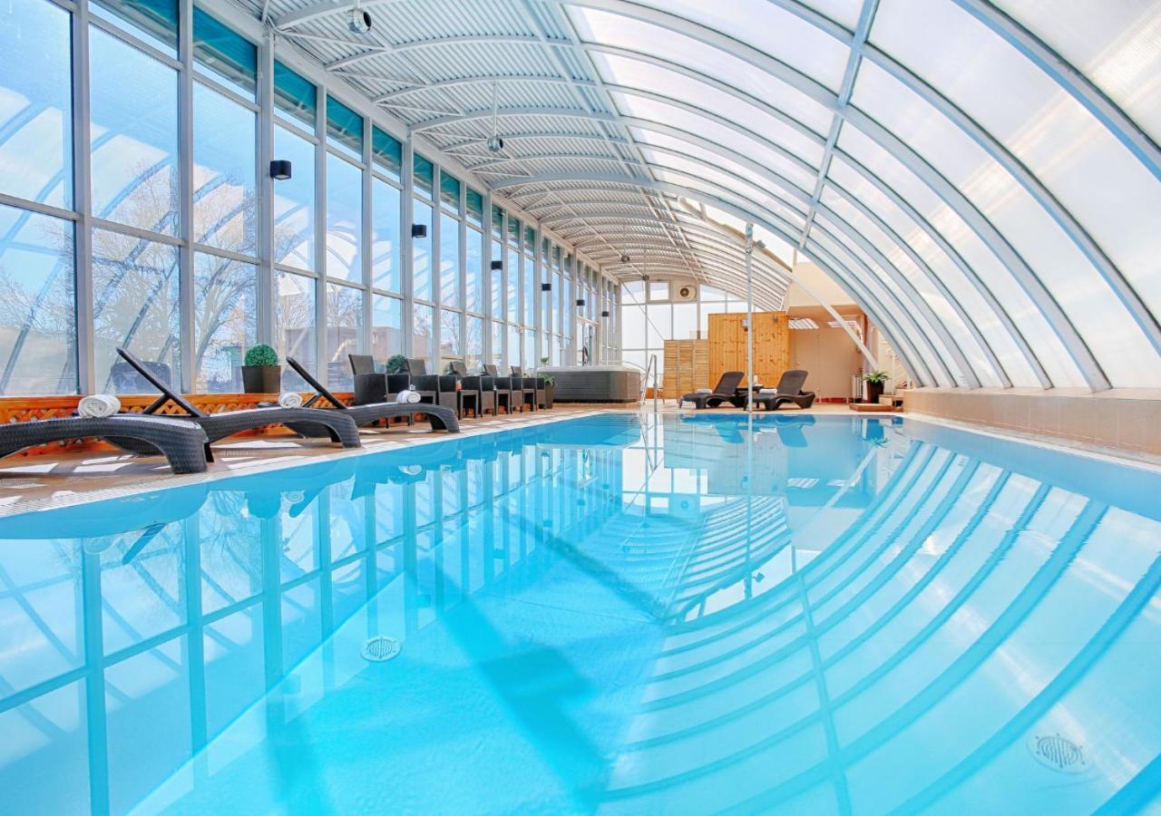Hotel Magnolia Пьештяни Экстерьер фото