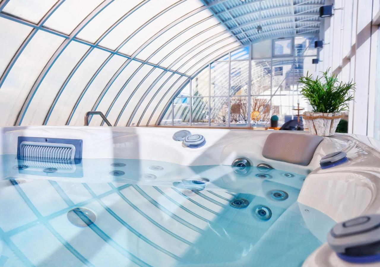 Hotel Magnolia Пьештяни Экстерьер фото