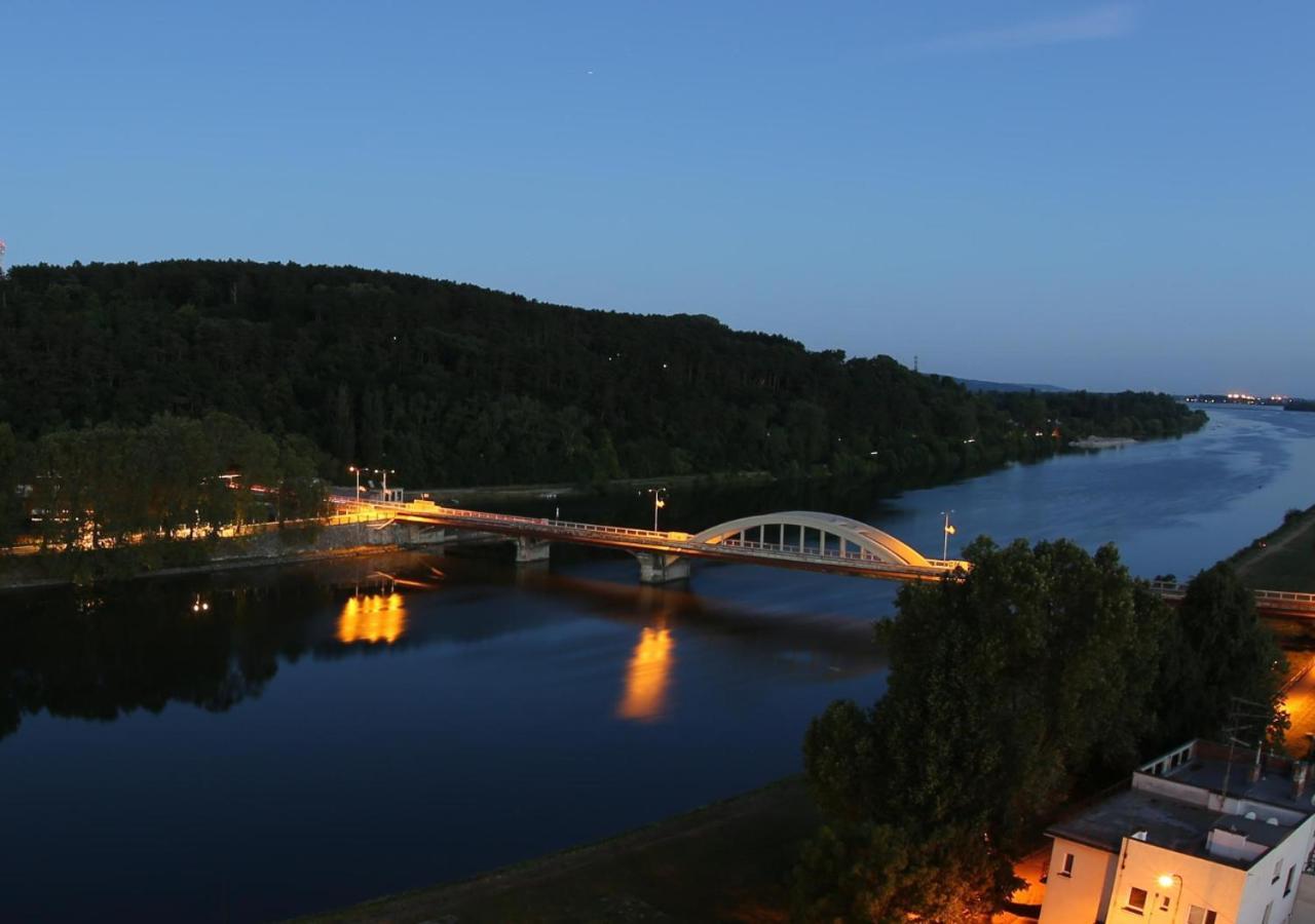 Hotel Magnolia Пьештяни Экстерьер фото